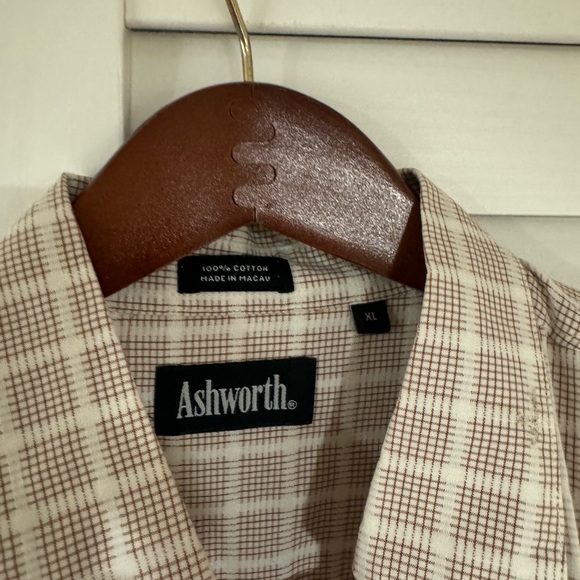 Ashworth XL Button Down - Picture 2 of 5